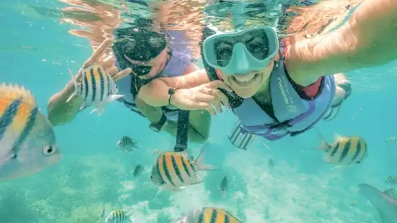 Isla Mujeres: Catamaran Tour