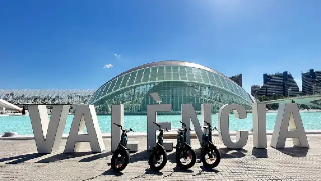 Yamaha Fat Bike Adventure: Valencia's Past and Future