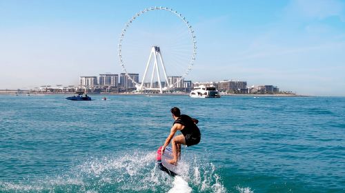 Dubai electric hydrofoil board rental 4
