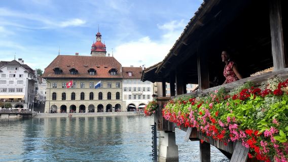 Lucerne: Private Chocolate and Cheese Tasting Walking Tour