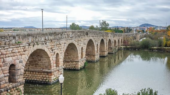 Merida: Guiding Walking Tour with Theater and Amphitheatre