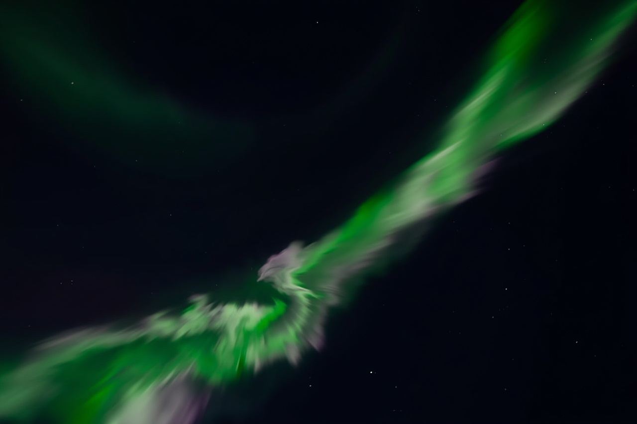 Tromsø: Small-Group Adventurous Northern Lights Hunt
