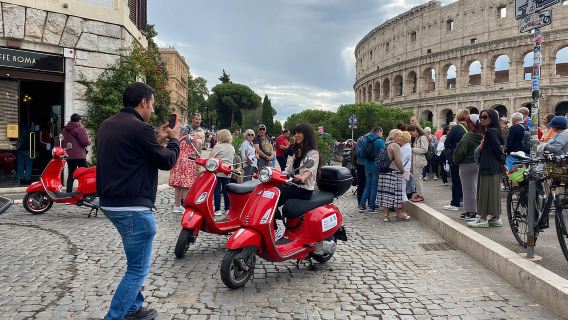 Roma in Vespa – Tour guidato: guida o viaggia come passeggero