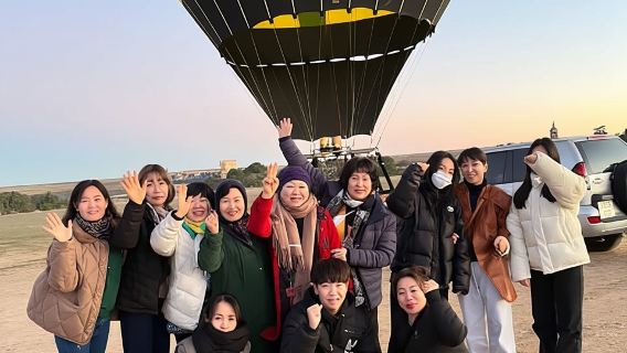 บอลลูนลมร้อนเหนือเซโกเวียและรถบัสท่องเที่ยวแบบขึ้นลงได้ตลอดเส้นทาง