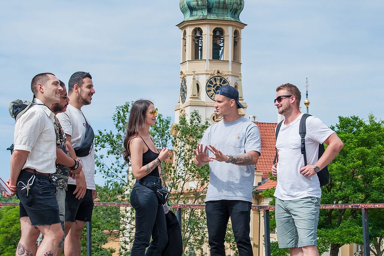 One Prague Tour: The Castle Side with local Food & Beer ️