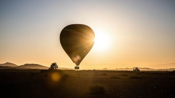 Marrakech hot air balloon ride (40–60 min flight + buffet breakfast)