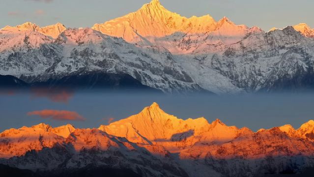 lawatan sehari ke Gunung Salji Shangri-La dan Meili [Harga Istimewa untuk 8 Orang! Penukaran Kostum & Sesi Foto, Termasuk Pakaian & Oksigen, Makan Tengah Hari]
