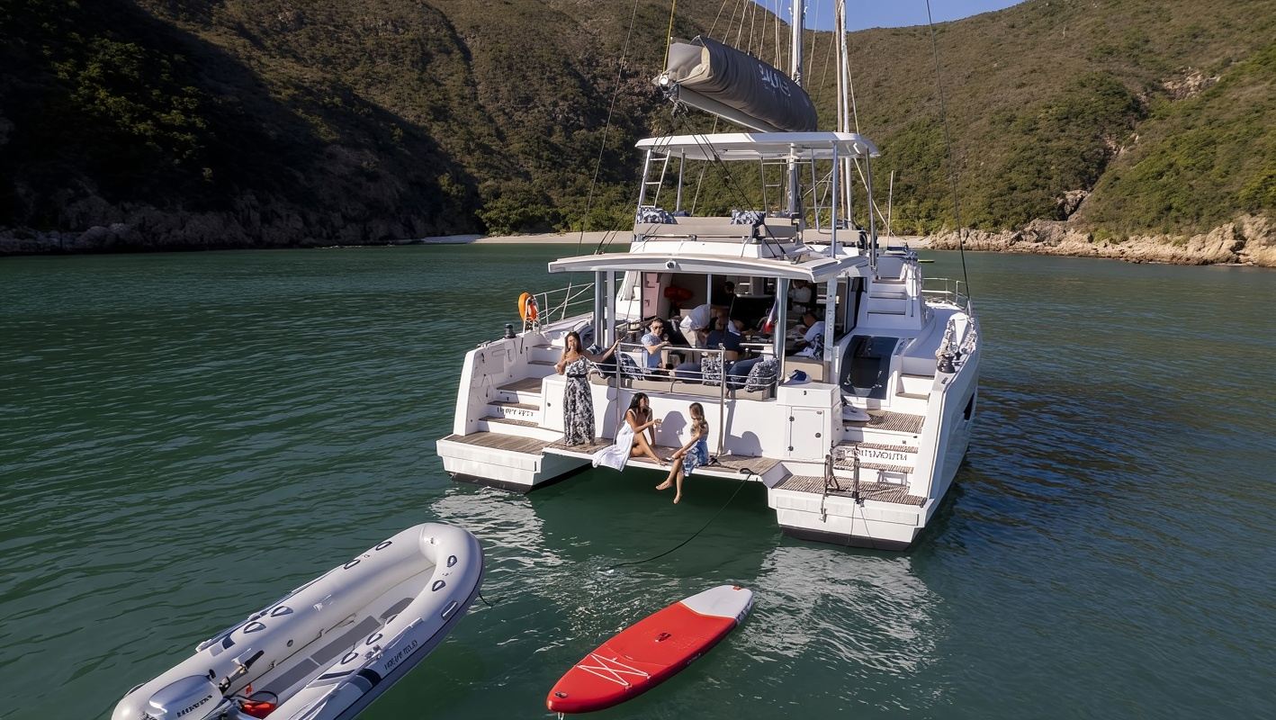 [Alquiler de yates en Hong Kong] Nuevo velero catamarán de lujo de 48 pies para alquiler privado (capacidad para 5~15 personas) - Salida al mar en grupo [3 habitaciones] Ideal para cumpleaños/propuestas de matrimonio/actividades de equipo/grabaciones de influencers