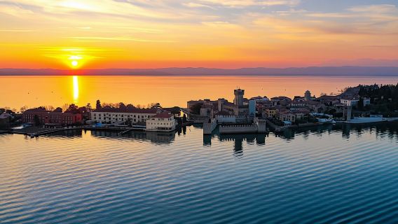 Half-day Lake Garda castles boat tour and wine tasting in Bardolino