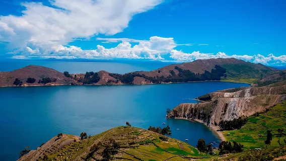 Tur Terpandu Sehari Penuh di Copacabana dan Isla del Sol