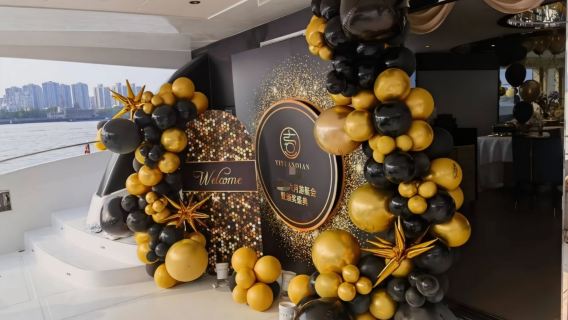 【上海遊艇9888生日求婚精美組合】外灘黃浦江70尺頂配雙體豪華遊艇包船夜遊黃浦江90分鐘主題精美佈置組合