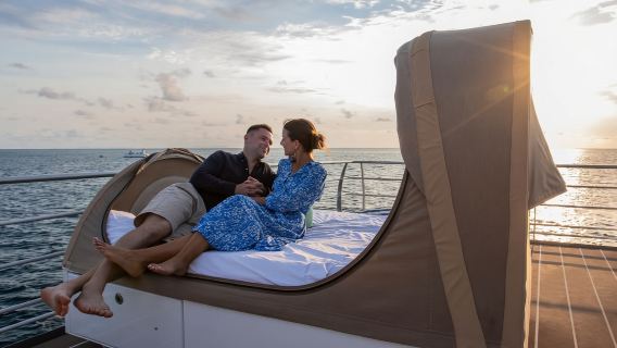 ケアンズ・グレート・バリア・リーフ宿泊キャンプ【リーフスリープ体験 エアリービーチ/ハミルトン島発】