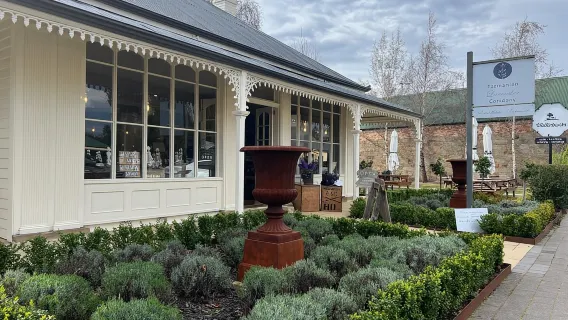 Historic Richmond Village Half-Day Coach Tour