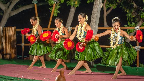 Kailua-Kona: Voyagers of the Pacific Luau with Buffet Dinner