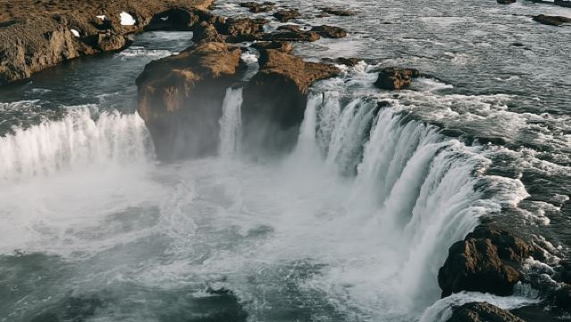 Экскурсия к водопаду Годафосс и турфовым домам из порта Акюрейри.