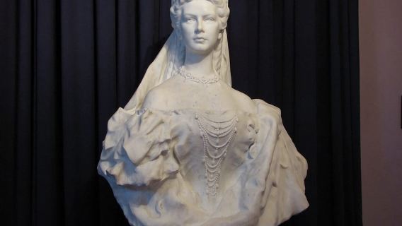 Dari Budapest: Tur Istana Kerajaan Gödöllő