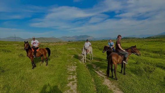 Saranda: Horseback Riding Tour