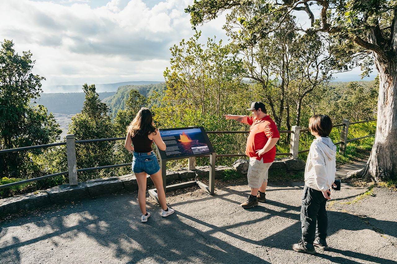 Big Island: Evening Volcano Explorer from Hilo