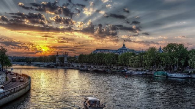 法國巴黎市區一日遊（可定制周邊遊）市區飯店接駁