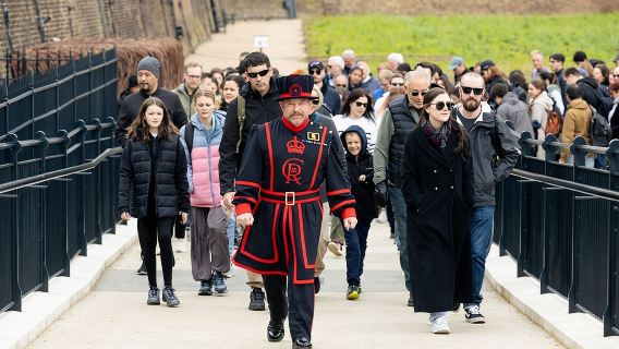 Tour zum Tower of London und den Kronjuwelen mit Beefeater-Treffen
