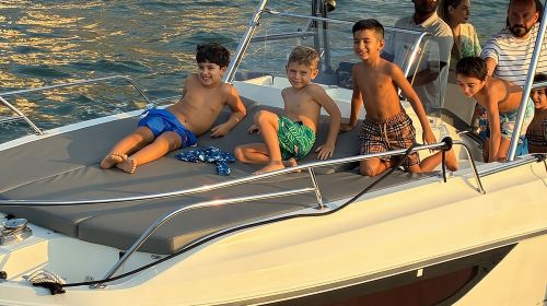 2Hrs private Sea escape Cruise, Swim, Tan & Sightsee! Day Tours 8