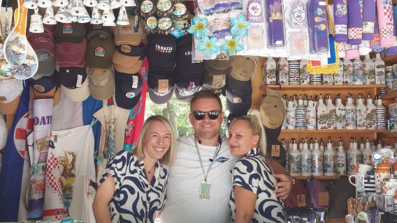 スプリト＆トロギール発：クルカ川の滝とボート乗船付き日帰りツアー