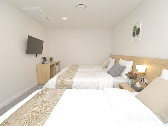 Line Hotel Myeongdong - Tap to explore photos