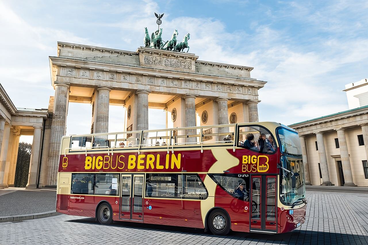Tour panoramico di Berlino con autobus turistico sali e scendi e Currywurst