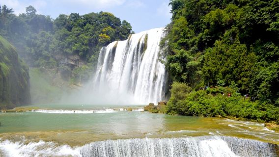 黃果樹飛瀑濺玉+陡坡塘歡歌+天星橋探奇一日遊【接駁車】