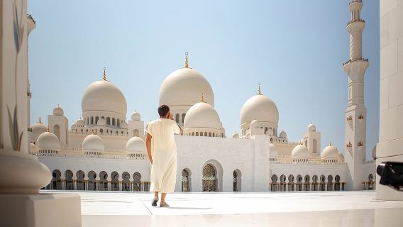 Abu Dhabi Sheikh Zayed Grand Mosque Tour From Dubai
