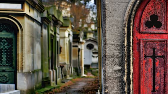 Guided tour of famous graves at Père Lachaise