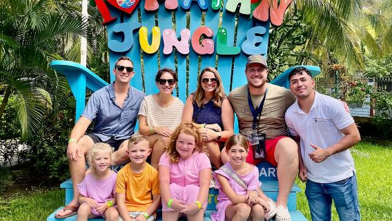 Tour dell'isola di Roatán: Parco dei bradipi e delle scimmie, rum e cioccolato