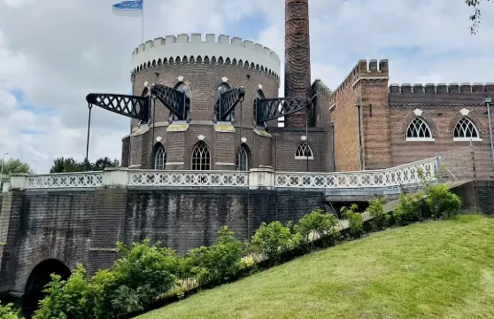 阿爾克梅亨蒸汽泵站+老城+自然保護區+范雷南公園+家族教堂