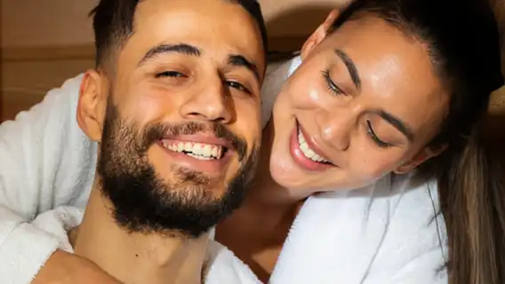 Paris: Seine Yacht Hotel Stay & Paradis Latin Cabaret show