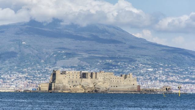 Неаполь: вечерний круиз по Неаполитанскому заливу.