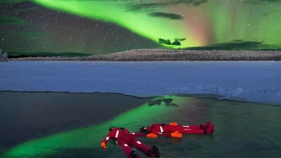 Finlandiya Rovaniemi'den: Buz Üzerinde Yüzme & Aurora Turu | Yabancı Dil Grup Turu※