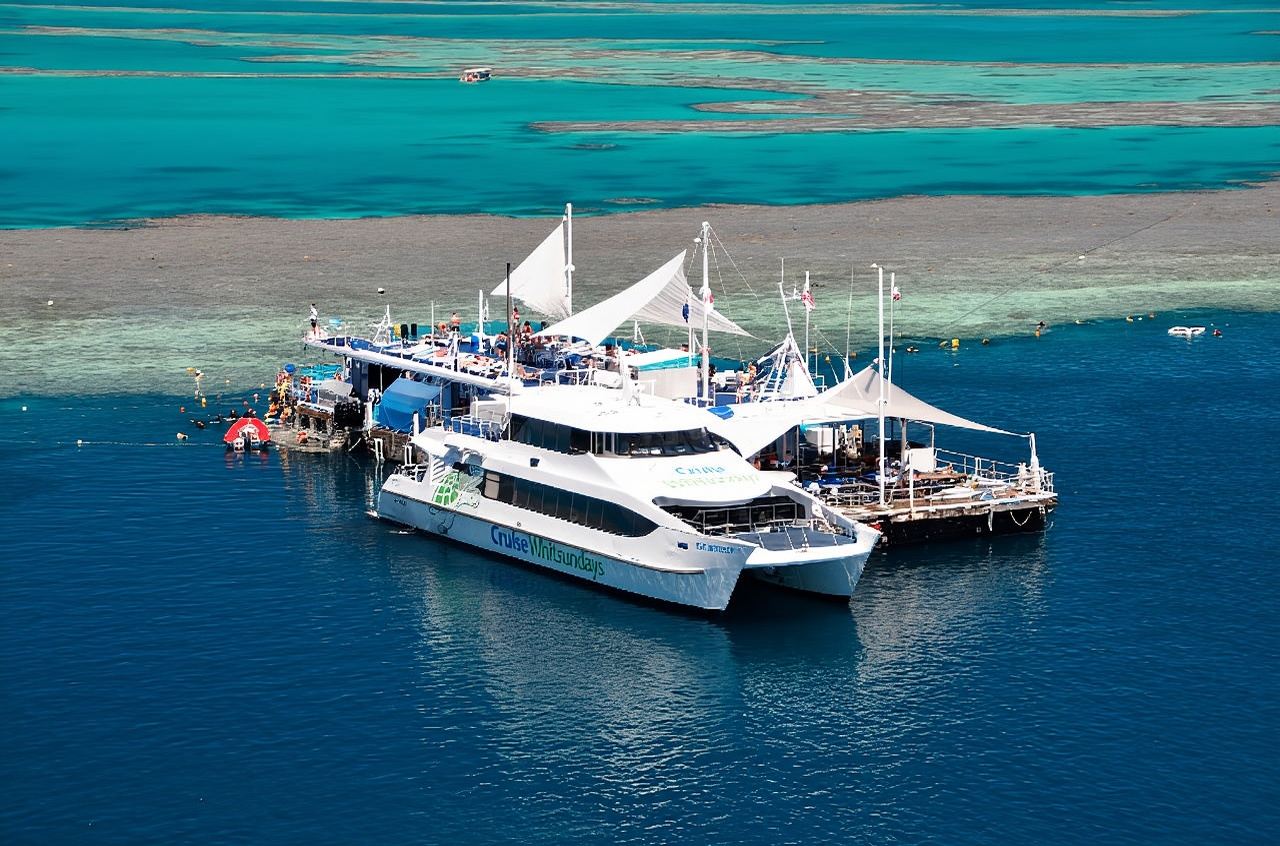 Excursión de un día a la Gran Barrera de Coral en las Islas Whitsunday desde Hamilton/Airlie Beach con opción de helicóptero