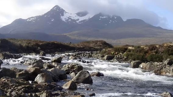 Au départ d'Inverness : Excursion d'une journée à l'île de Skye & aux Fairy Pools • Visite guidée en anglais