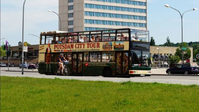 Экскурсия по городу Потсдам, Германия: экскурсионный автобус с остановками и остановками