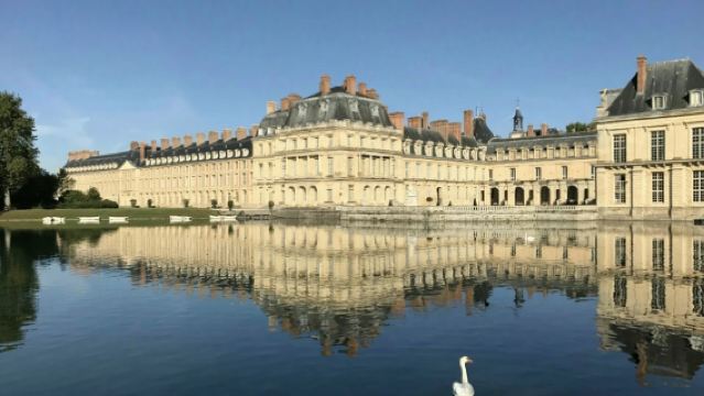 法國凡爾賽+楓丹白露+巴比鬆一日遊【巴黎市區接送|普通話包團】