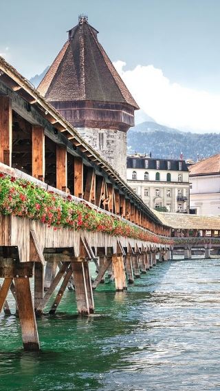 1-day tour of Lucerne Old Town | Freely explore the charming water city | Round-trip from Zurich