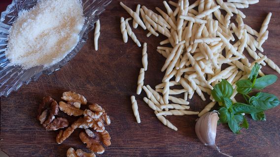 Small group Pasta and Tiramisu class in Genoa