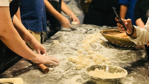 Half-Day Xi'an Biang Biang Noodles Cooking with a Market Visit