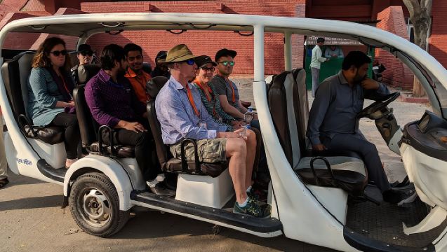 ทัวร์ทัชมาฮาล ป้อมอัครา และเบบี้ทัช ในวันเดียวจากเดลีโดยรถยนต์