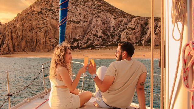 Los Cabos Luxury Sunset Sail with Light Appetizers and Open Bar