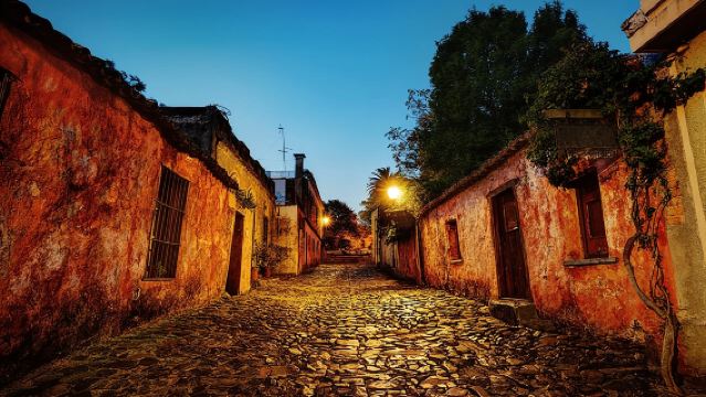 Premium Day Tour to Colonia del Sacramento