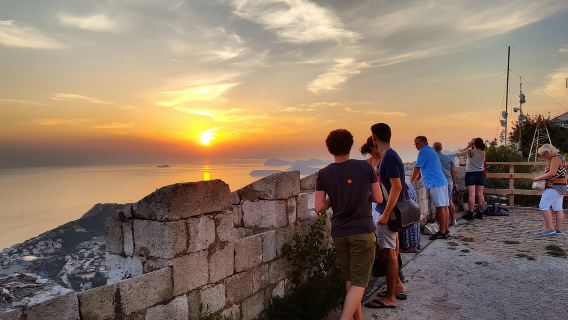 Dubrovnik: Tour panorámico al atardecer con copa de vino