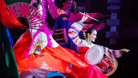 Pattaya: Alcazar Cabaret Discounted Admission Ticket