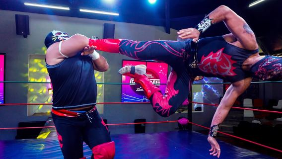 Cozumel: ¡Espectáculo de lucha libre mexicana con tacos y margaritas!
