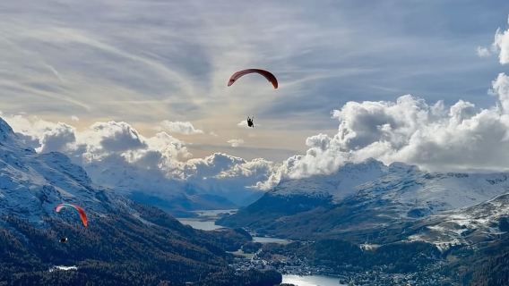 St. Moritz: Engadin- Gleitschirmfliegen mit tollen Extras